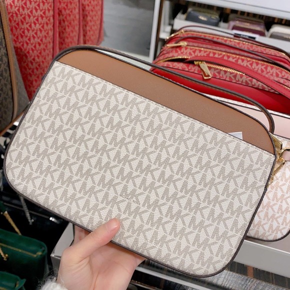 Michael Kors Jet Set Chain Crossbody Bag in vanilla - Picture 3 of 6